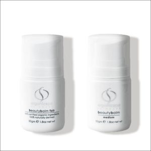 2 witte flacons Beautybalm van OrganicSpa, eentje in kleur fair, ander kleur medium